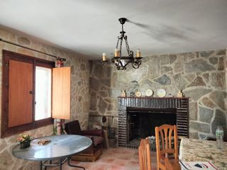 Chalet in Mula. Finca de 55.000 m2 con casa y 900 árboles en producción  mula