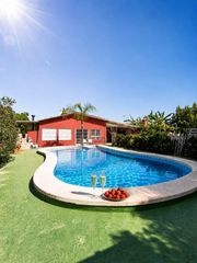 Casa  Camino camino aljibe. Finca con vivienda, piscina, jacuzzi y placas solares en plena h