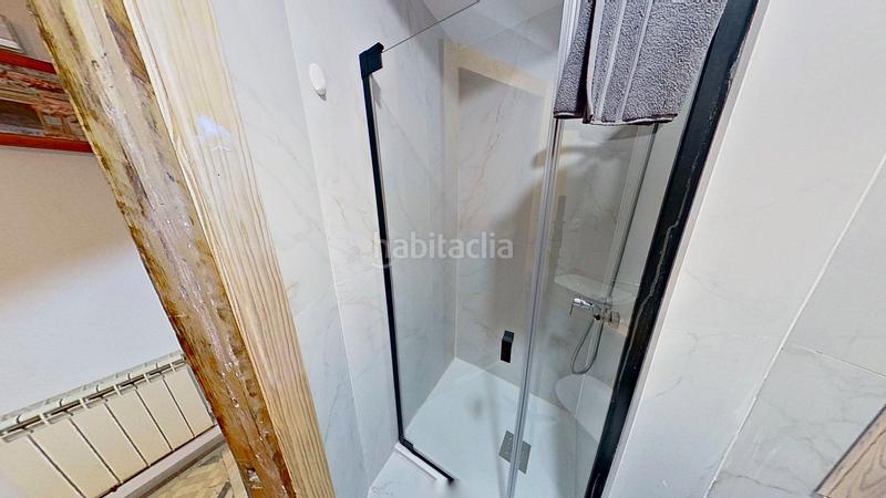 Foto a5e4ccb3-2cee-48d5-9bbf-e3805919a0b0. Piso en calle linares rivas 10 piso con encanto en el Centro de gijon lado puerto deportivo en Gijón