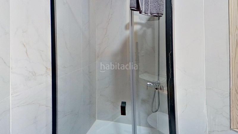 Foto d3a2235b-6925-4e39-a421-32e0c3c27c99. Piso en calle linares rivas 10 piso con encanto en el Centro de gijon lado puerto deportivo en Gijón