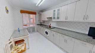 Appartement  Calle santa teresa de jesús 6. Piso amplio en el centro de gijon