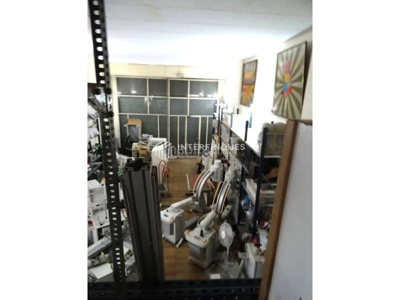 Foto 0926b63a-0301-4bd1-82d1-e78b3f5e27e7. Local commercial dans Llefià Badalona