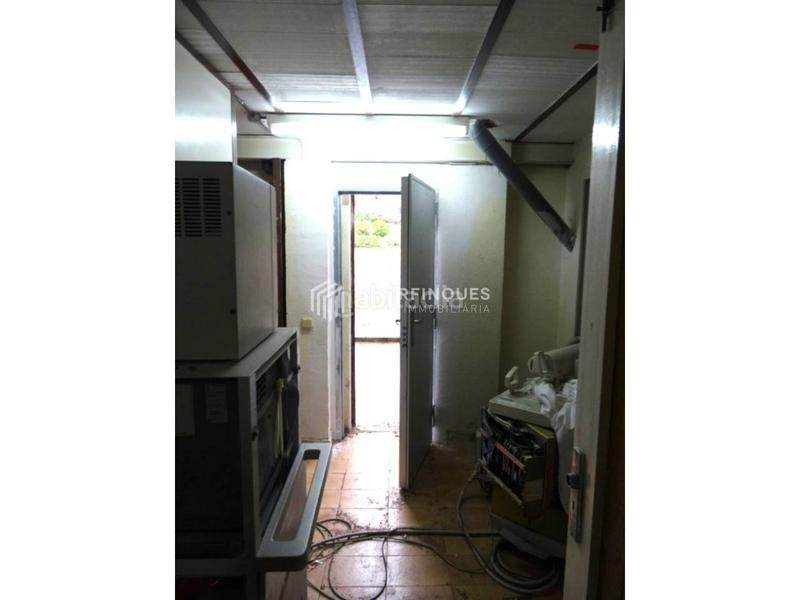 Foto 497b7db1-59d6-4faf-b98b-835253d2957b. Local commercial dans Llefià Badalona