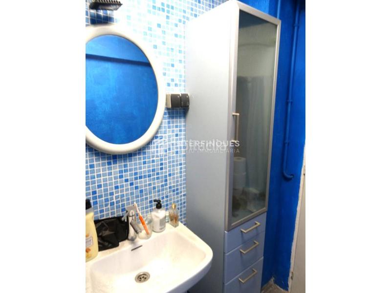 Foto b0b32bd7-fdcb-4ccd-a850-5157a2da0ba0. Local commercial dans Llefià Badalona