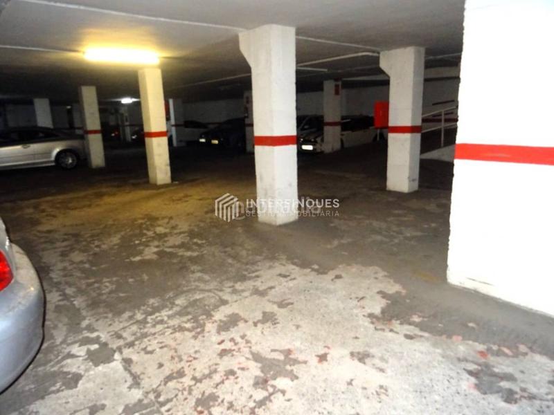 Foto 3c35a4c1-cb0a-499c-9e45-fb039e421298. Autoparkplatz in Centre Badalona