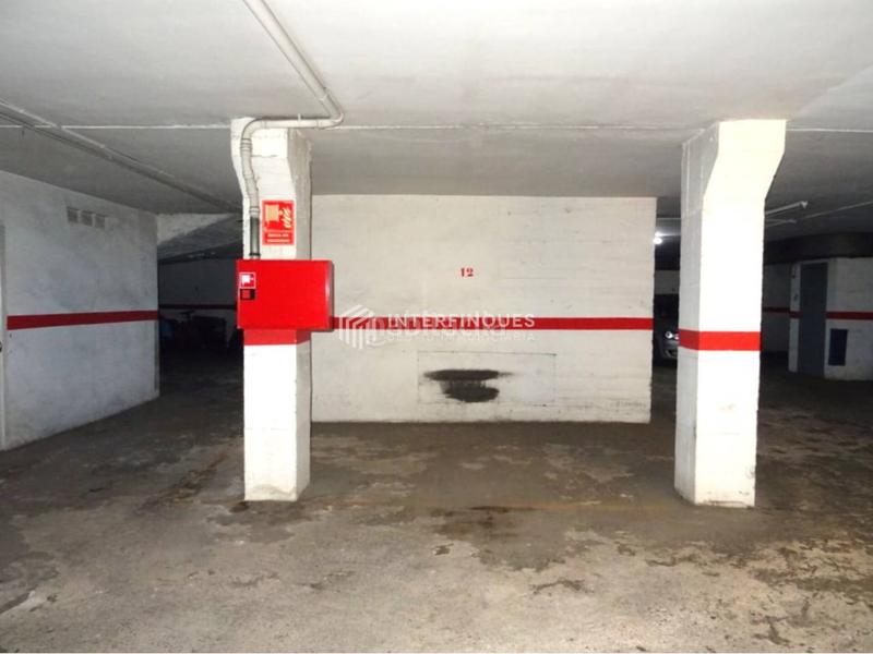 Foto 4deeb9c1-6bfe-483e-971f-871d43fa956d. Autoparkplatz in Centre Badalona