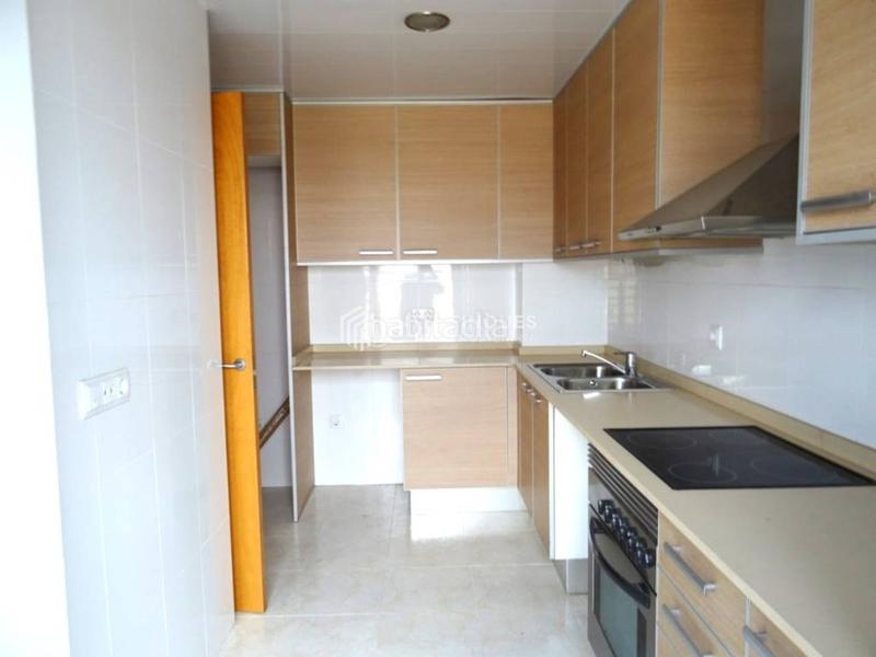 Foto 28bf6253-805a-413e-b6da-191a280a64a3. Penthouse with heating parking in Centre Badalona