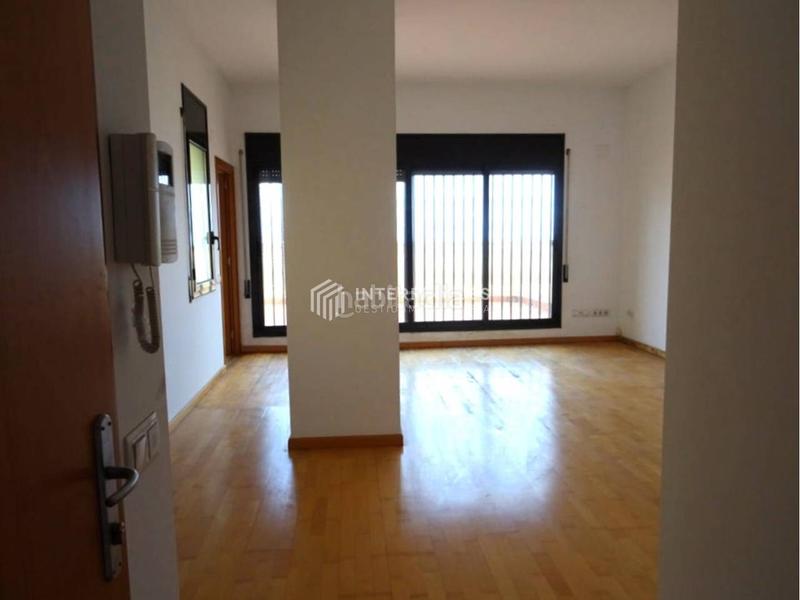 Foto 3cb62837-c632-4343-9753-ebf6219eff71. Penthouse with heating parking in Centre Badalona