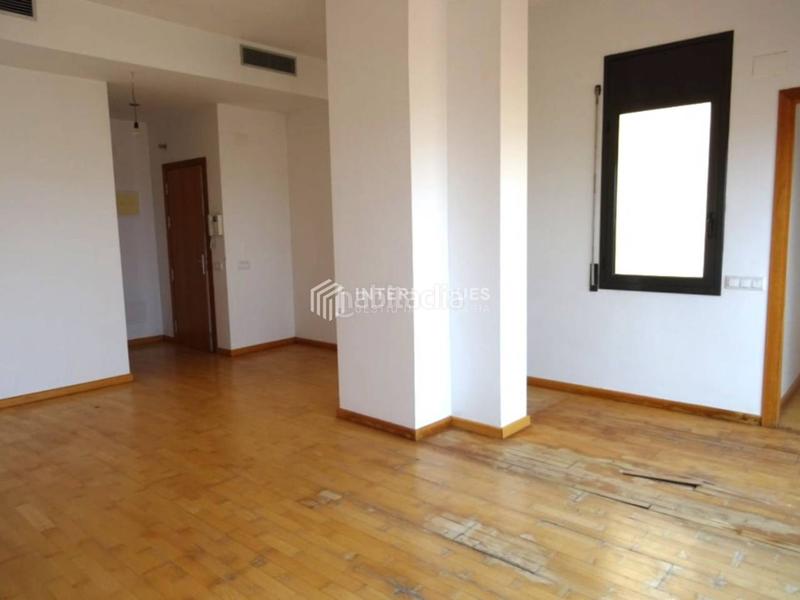 Foto 61aae46c-66c6-4506-8f5e-898d594bbb31. Penthouse with heating parking in Centre Badalona