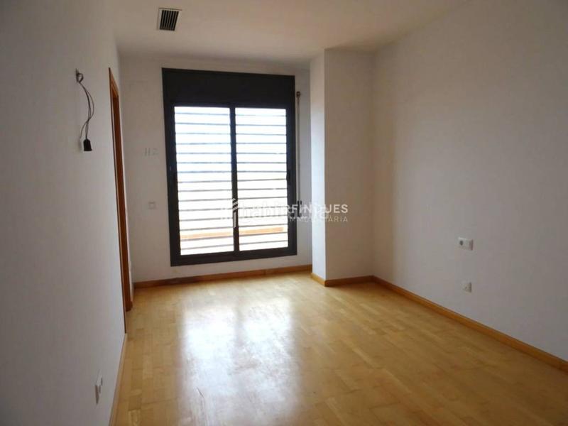 Foto 688ac05b-95fb-4649-adaa-9d179682e95a. Penthouse with heating parking in Centre Badalona