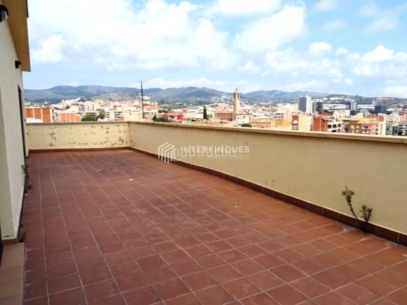 Foto 8fcdbc2d-3284-4f66-b5e3-b9778553cb75. Penthouse with heating parking in Centre Badalona