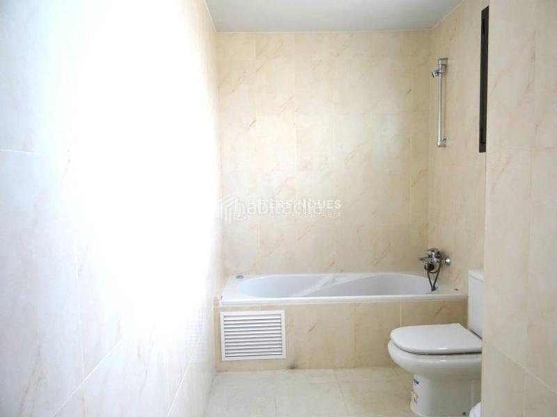 Foto e1b9e181-d5a3-4930-93e5-8dbf54ccd5bb. Penthouse with heating parking in Centre Badalona