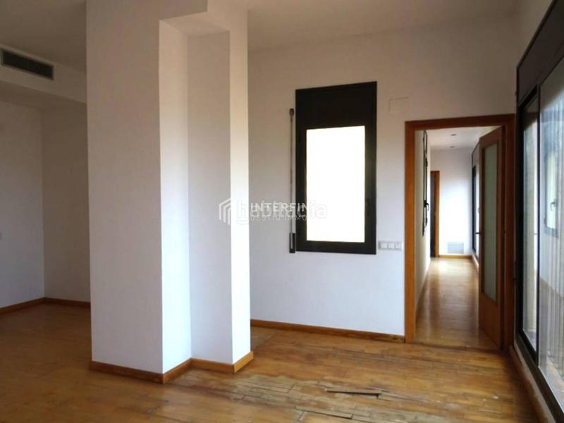 Foto ed2dd5c4-e79a-432e-94b1-573c82e203fb. Penthouse with heating parking in Centre Badalona