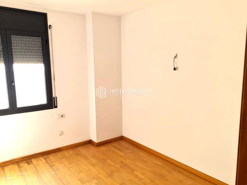 Foto 14e3eb80-5d60-42a4-997d-6f7cdd842886. Flat with heating parking in Centre Badalona