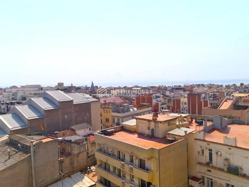 Foto 95bf245d-cb92-4b56-abbc-a08b432282d2. Flat with heating parking in Centre Badalona