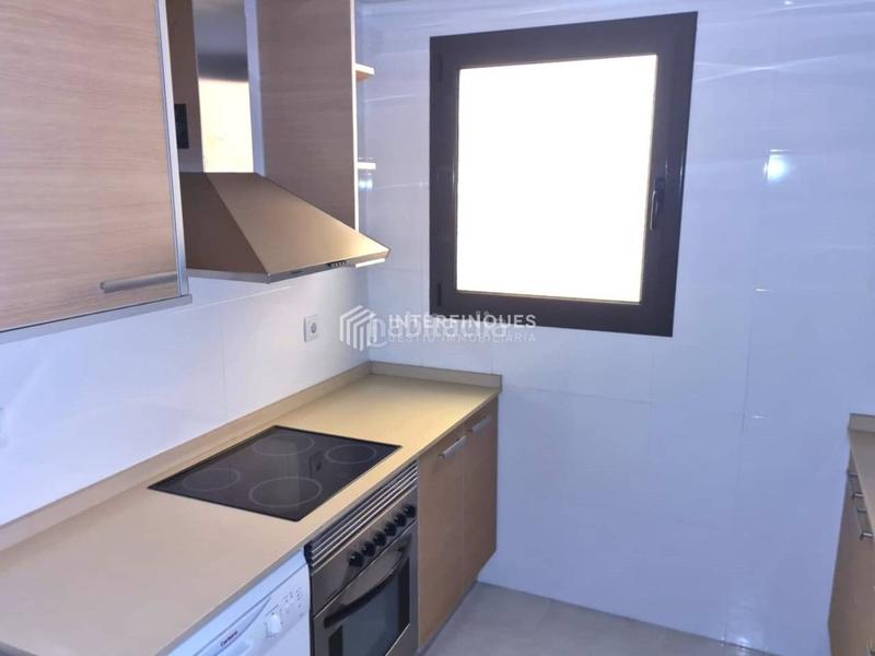 Foto e9782f6f-6ce8-4adc-b930-ba9331fe18c1. Flat with heating parking in Centre Badalona