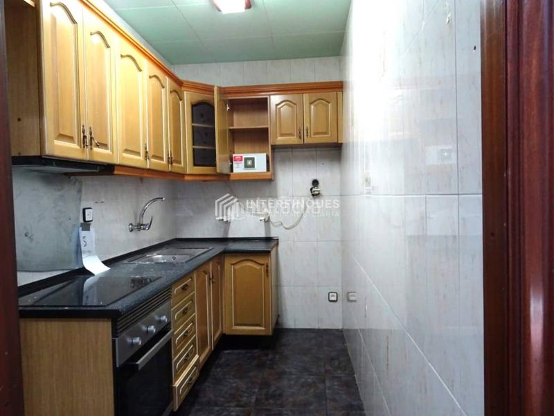 Foto 07496be9-0e77-45f9-9401-741df85775a2. Etagenwohnung in Sant Crist Badalona