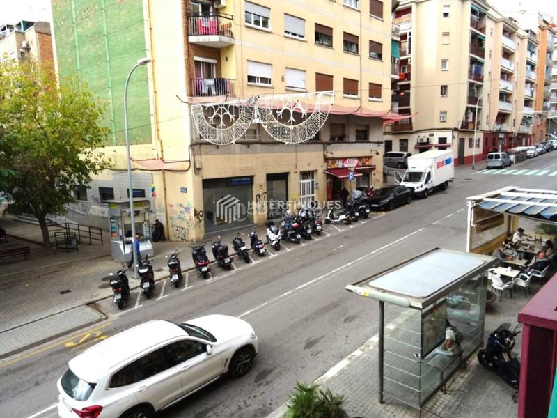 Foto c492ad4c-3535-407b-bf4e-67860a302831. Etagenwohnung in Sant Crist Badalona