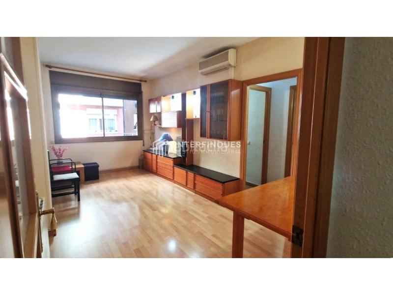 Foto 7fe35bb0-1b20-4dc5-bf8e-3ae57fc14cf5. Flat with heating in Baix Guinardó Barcelona