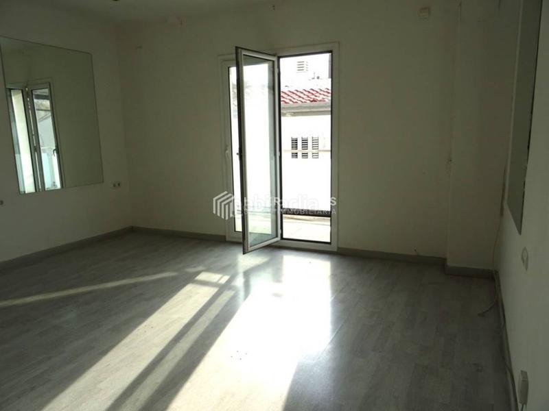 Foto 6567e388-5793-44e9-a9f5-e3cbbbb00529. Casa a Centre Badalona