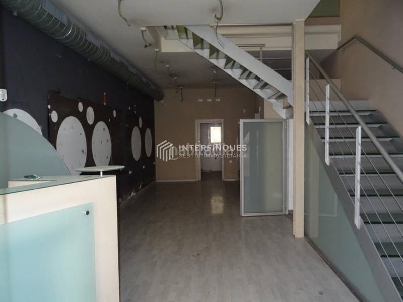 Foto f2c9982b-b8f0-4a72-9f31-0fc5afa5c0cf. Casa a Centre Badalona