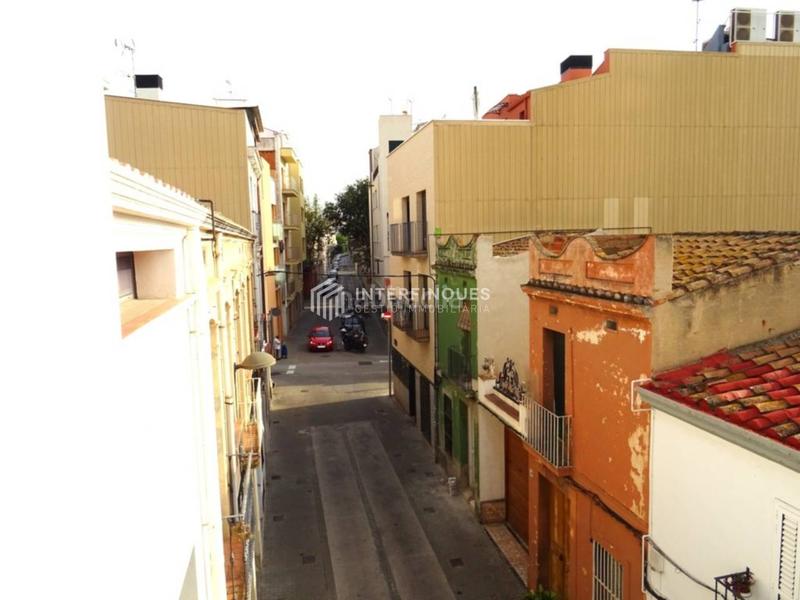 Foto f356e4d5-5f91-4aa4-89be-5391996d3892. Casa a Centre Badalona