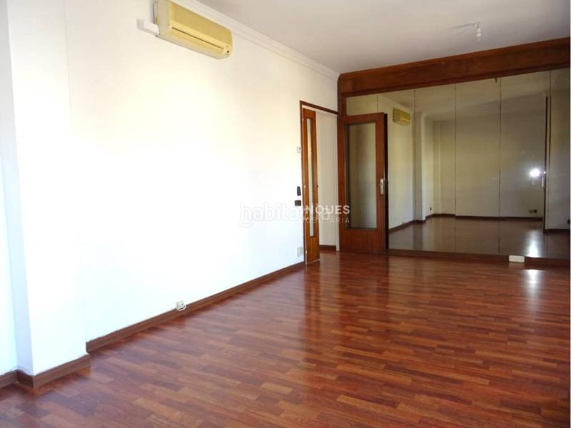 Foto 0da8e3ae-aa0d-4340-aa23-5b3655b04fee. Flat with heating in Centre Badalona
