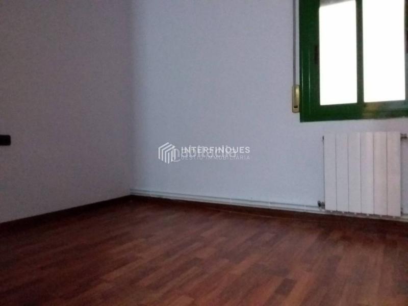 Foto 1a3ecb7d-fc12-457f-882a-834df50e56ba. Flat with heating in Centre Badalona