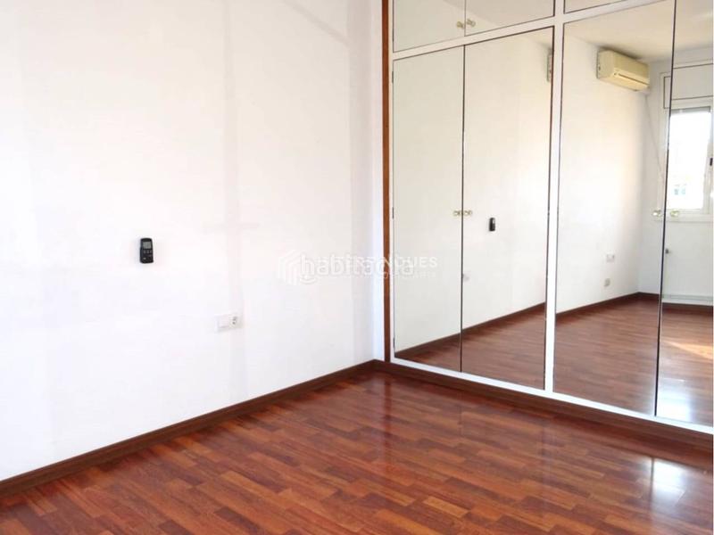 Foto 2d35359f-6c8a-40c5-b646-3bcccffc1706. Flat with heating in Centre Badalona