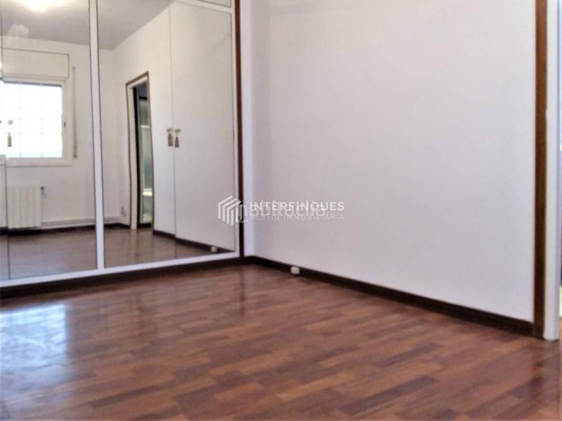 Foto 73e2bf8a-ad36-4040-89bd-de1c6f06ea15. Flat with heating in Centre Badalona