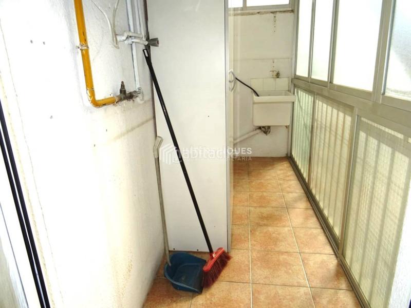 Foto b00ac835-f829-4074-8001-01ddd4ad1a24. Flat with heating in Centre Badalona