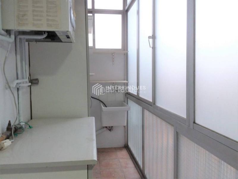 Foto b30b7ba9-add9-4d1e-b641-8a75501e8fa1. Flat with heating in Centre Badalona
