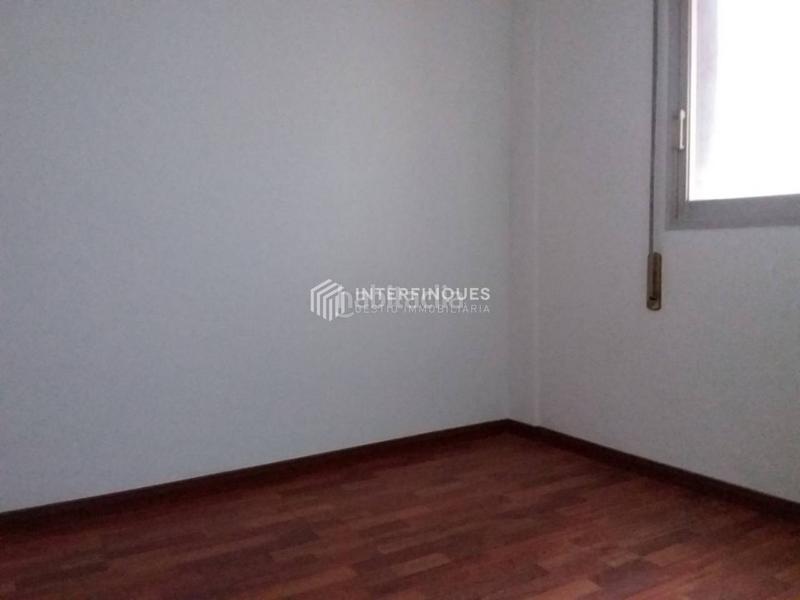 Foto bb88fa51-5b91-4a08-ade8-efa42c082554. Flat with heating in Centre Badalona