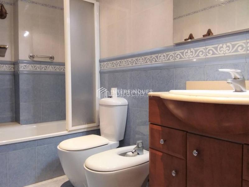 Foto e4b83fb1-0cbf-499d-832f-25f8d27dcee3. Flat with heating in Centre Badalona