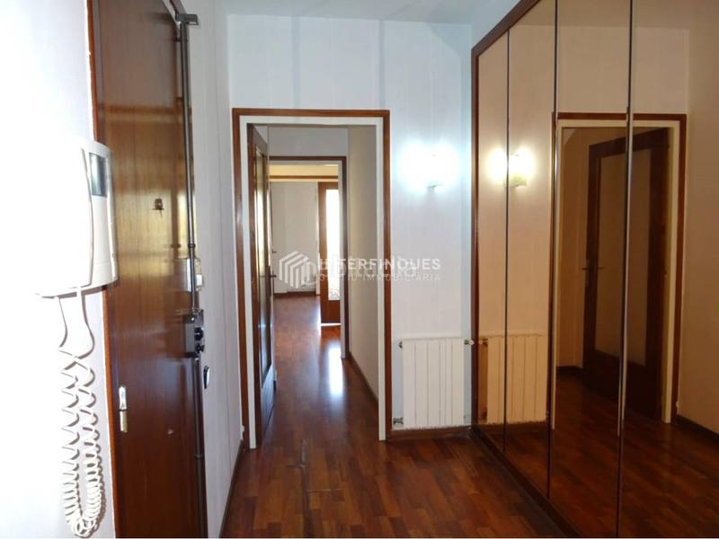 Foto f43a2ebe-7a96-4b5a-9c88-dff085c88980. Flat with heating in Centre Badalona