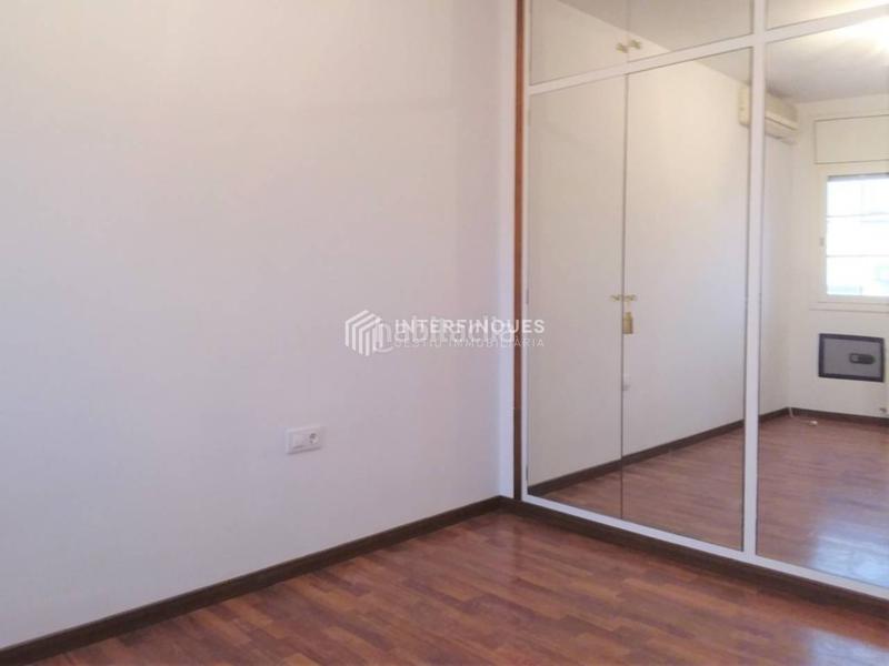 Foto f87f31d0-cd8f-47a9-bc29-1b538fe235cd. Flat with heating in Centre Badalona