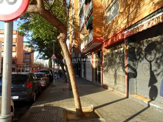 Local Comercial  Calle mossèn jacint verdaguer. Local en venta