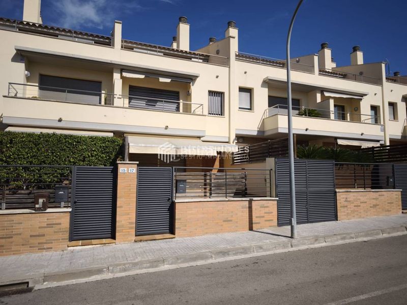 Foto f72fd53f-eb8a-4c17-9a4a-3f0d3485a4be. Casa adossada amb calefacció aparcament a El Balís Sant Andreu de Llavaneres