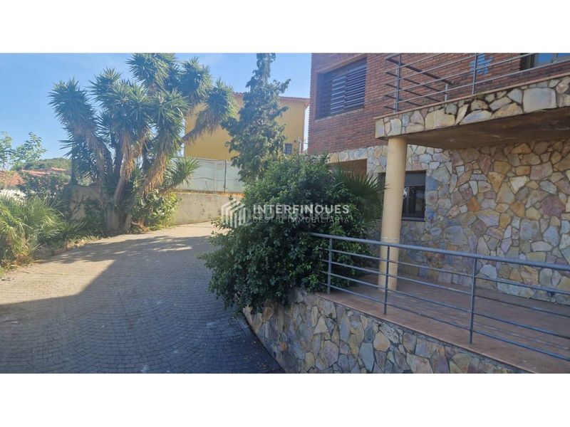 Foto 1763d57f-5cfa-45ae-b47d-29bafc1655ec. Casa amb calefacció aparcament piscina a Premià de Dalt