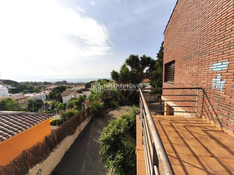Foto 2ae1b841-00bc-41b9-b305-be259290ba83. Casa  en venta en Premià de Dalt