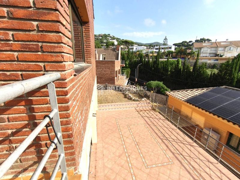Foto 367391b5-3a9e-40f9-bfb4-941bf2a467ea. Casa  en venta en Premià de Dalt