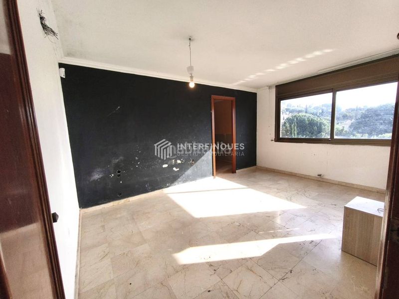 Foto ae43a1b6-2d13-48db-bacb-fd070d24f371. Casa  en venta en Premià de Dalt