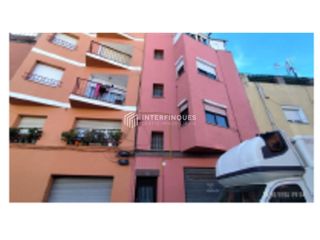 Pis  Calle ripoll. Inmueble tapiado.no se puede visitar