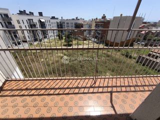 Flat  Calle escultor manolo hugué. Piso en venta en la salutlloredasistrells08917