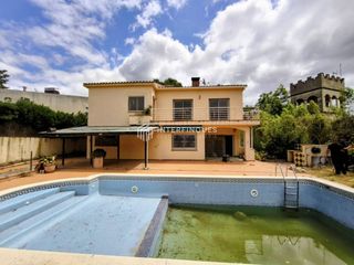Haus  Calle camino de can segarra. Inmueble tapido, no se puede visitar