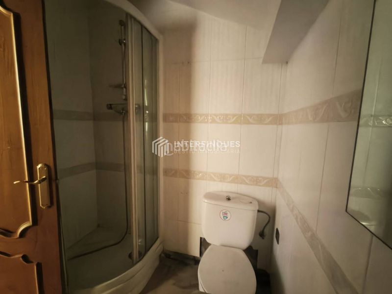 Foto 45057e05-4db7-4950-90a1-58c36ac92405. Casa amb calefacció aparcament piscina a Bufalà Badalona