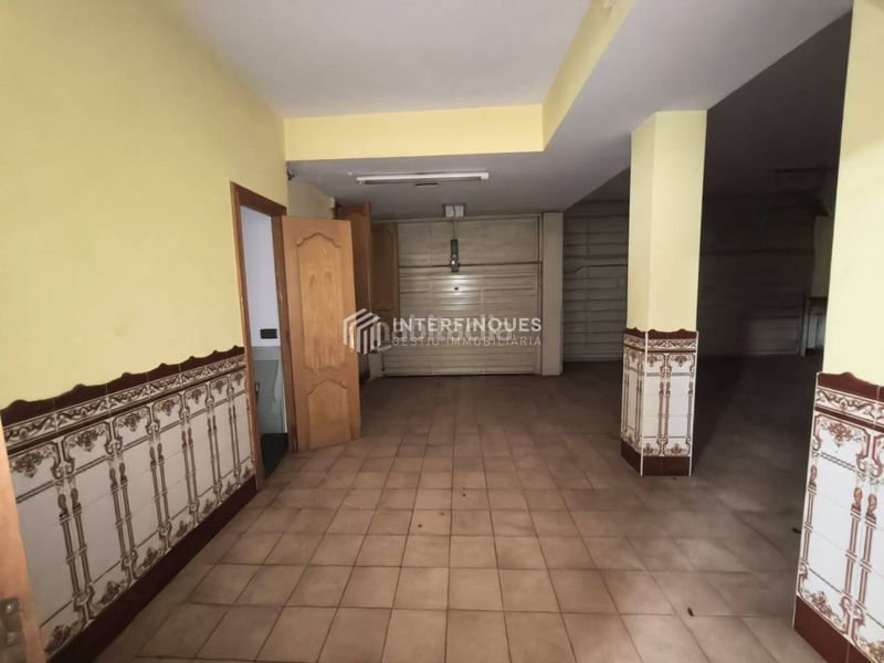 Foto 5b310b78-648c-4dca-8a8f-7874f7ac94a5. Casa amb calefacció aparcament piscina a Bufalà Badalona