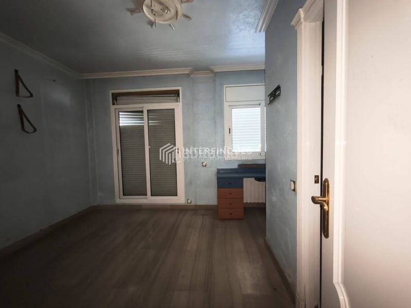 Foto a4ece2f5-eedf-4201-89a4-c2becce37426. Casa amb calefacció aparcament piscina a Bufalà Badalona