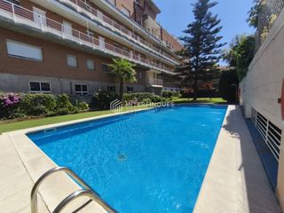 Casa  Calle nou cases. Venta de casa espaciosa en bonavistabufalà, badalona