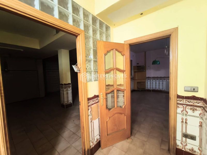 Foto e10bd236-770f-4685-ad99-b94b87fefed7. Casa amb calefacció aparcament piscina a Bufalà Badalona